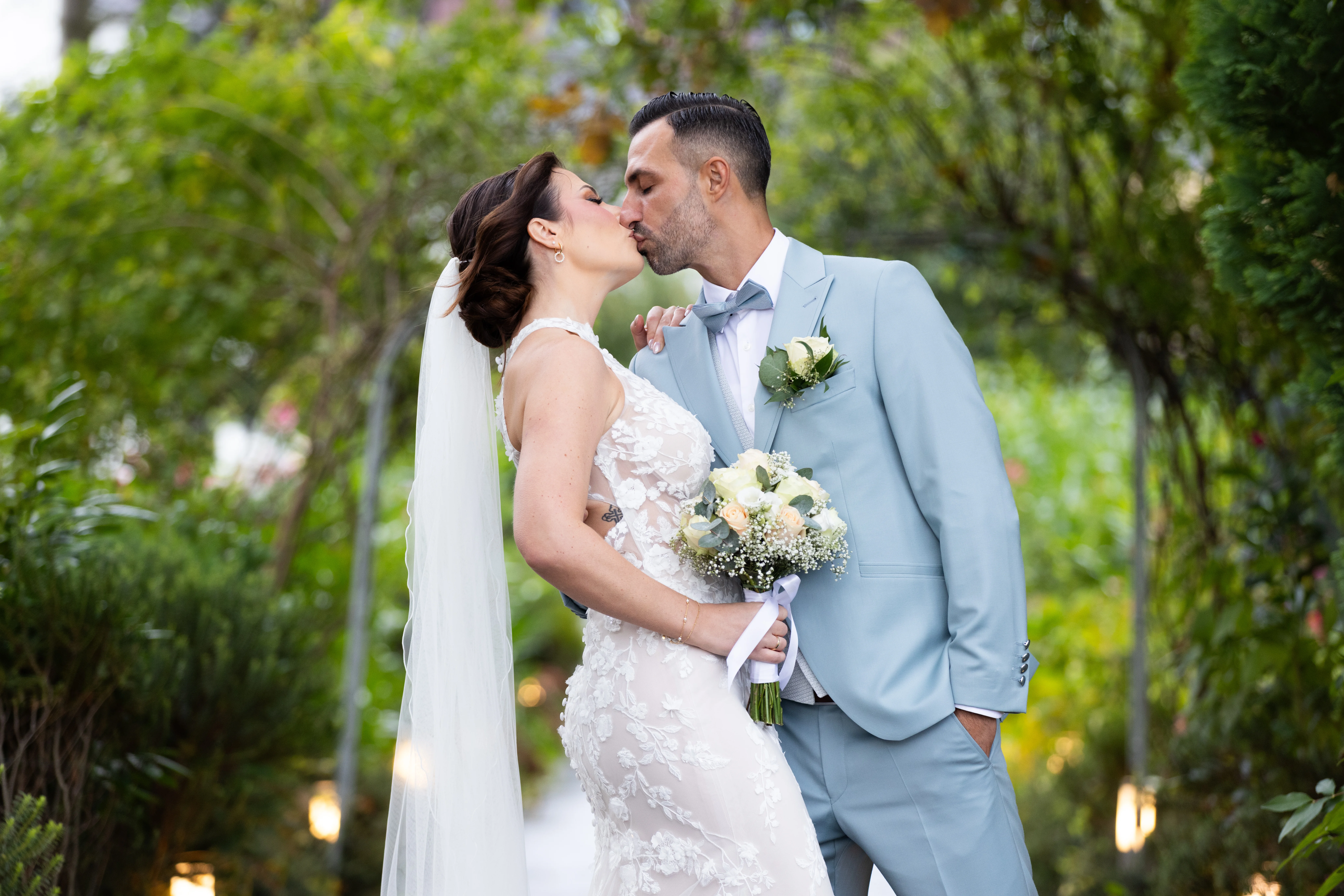 Hochzeitsfotograf Dietzenbach – Kuss in natürlichen Farben